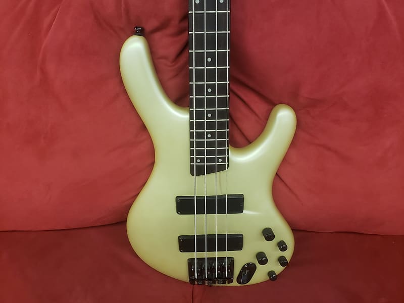 Ibanez EDB 600 Ergodyne Bass  Pearl White Satin